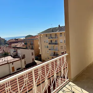 Casa Maestrale - Elegante Con Balcone Vista Mare Appartamento